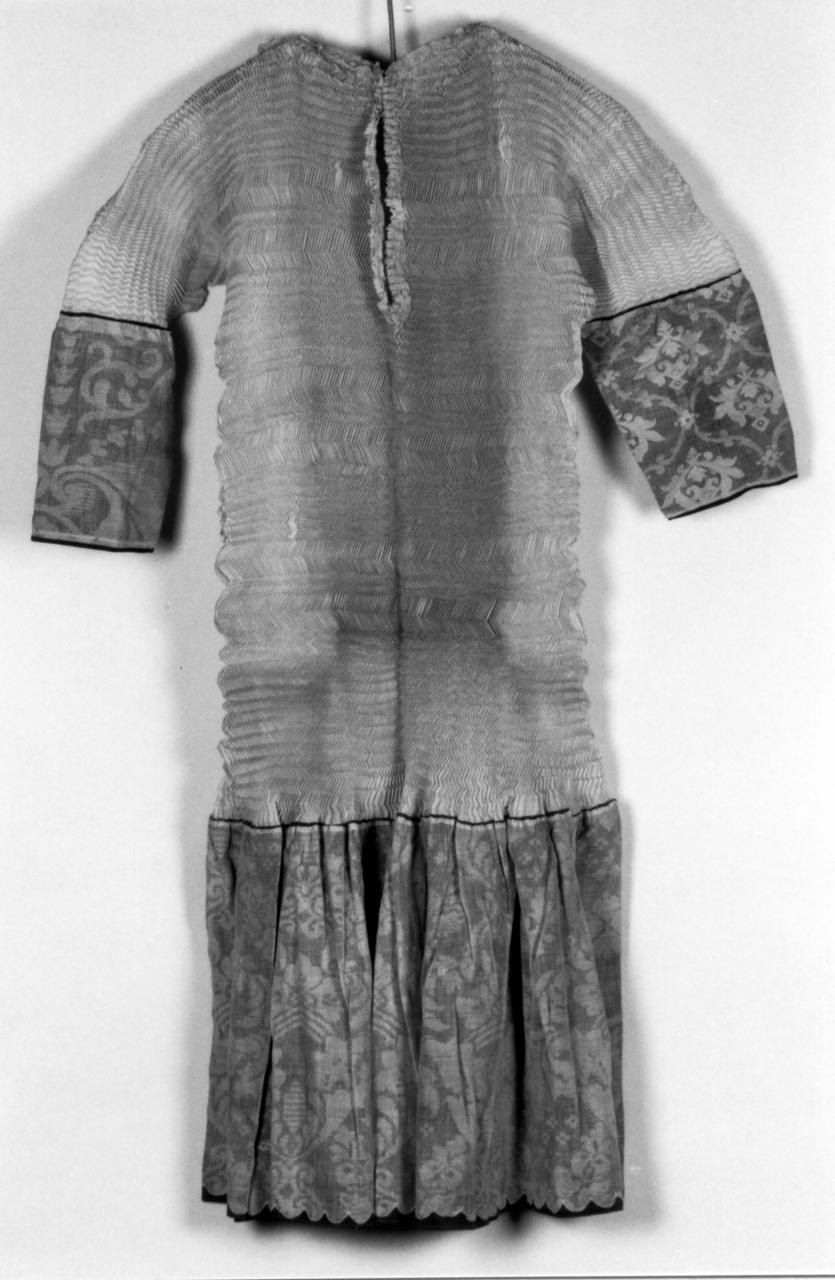 camice, insieme - manifattura emiliana (secc. XIX/ XX)