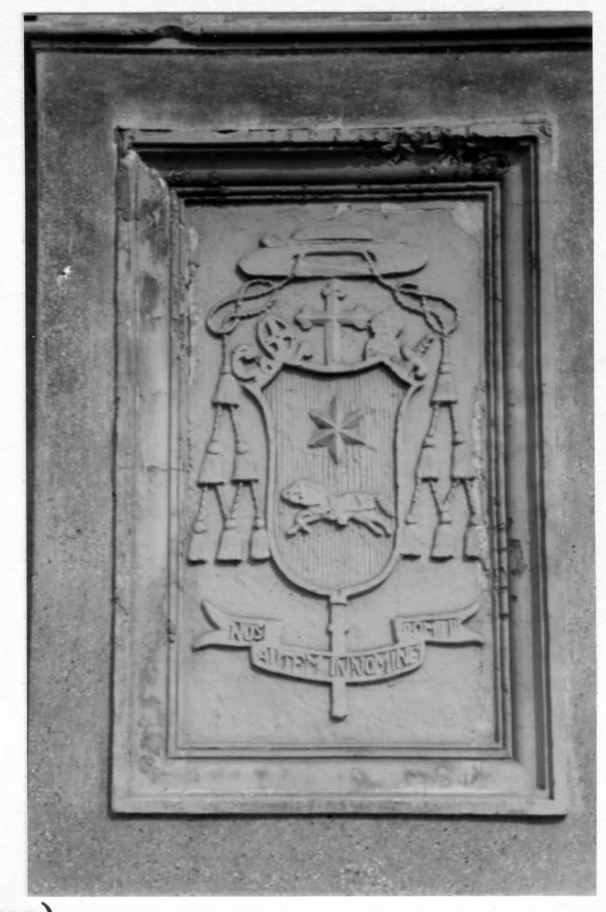 stemma cardinalizio (rilievo) - bottega emiliana (sec. XX)