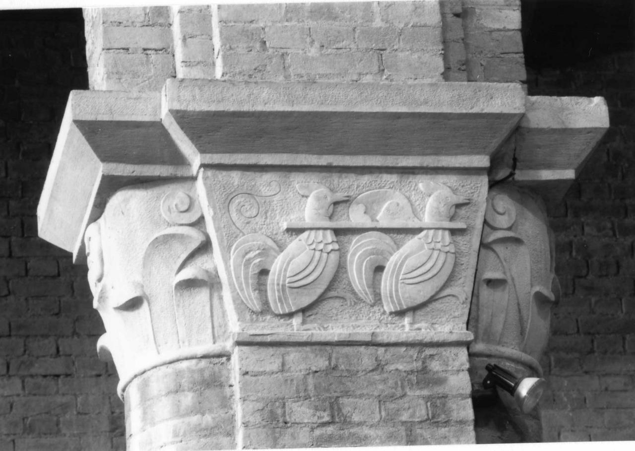 capitello di pilastro - bottega toscana (secondo quarto sec. XX)