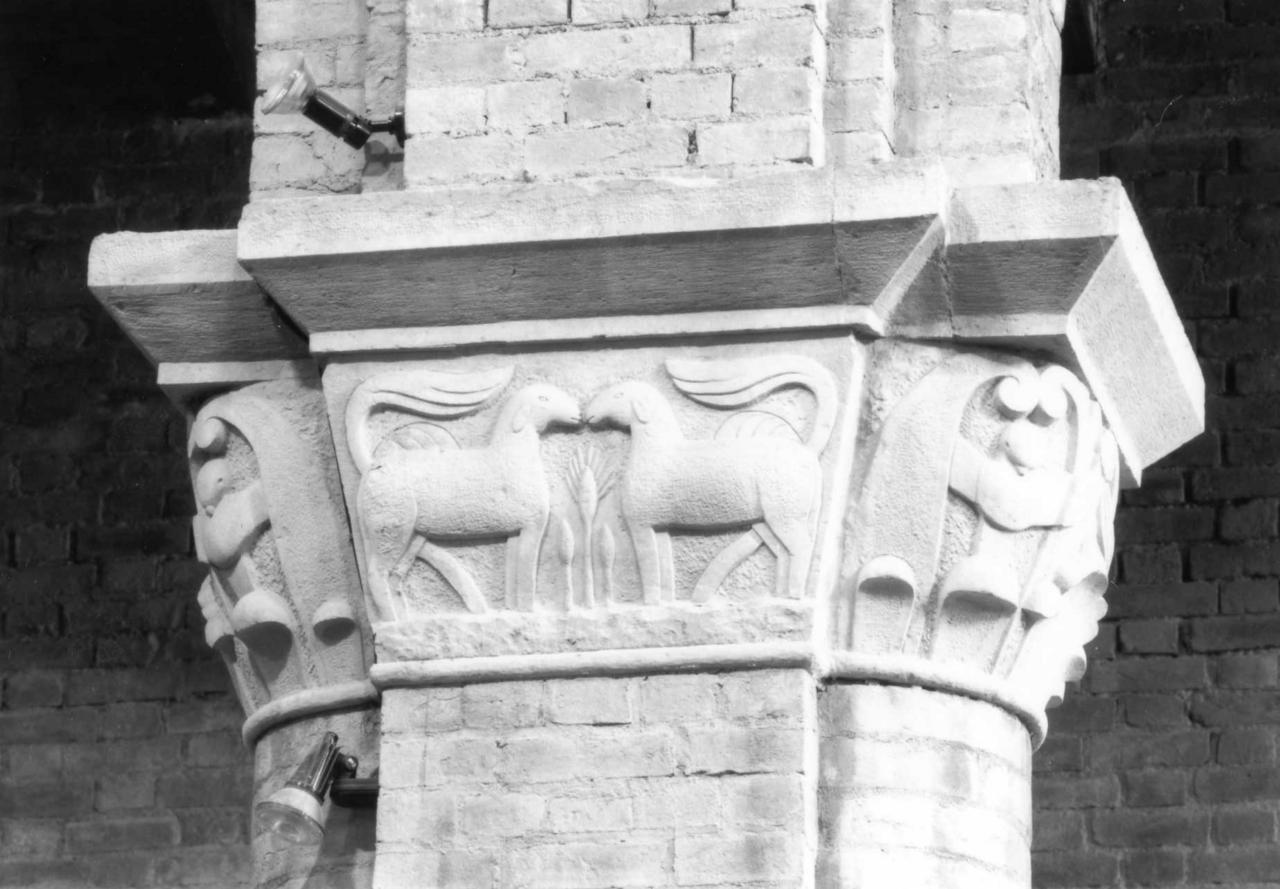 capitello di pilastro - bottega toscana (secondo quarto sec. XX)