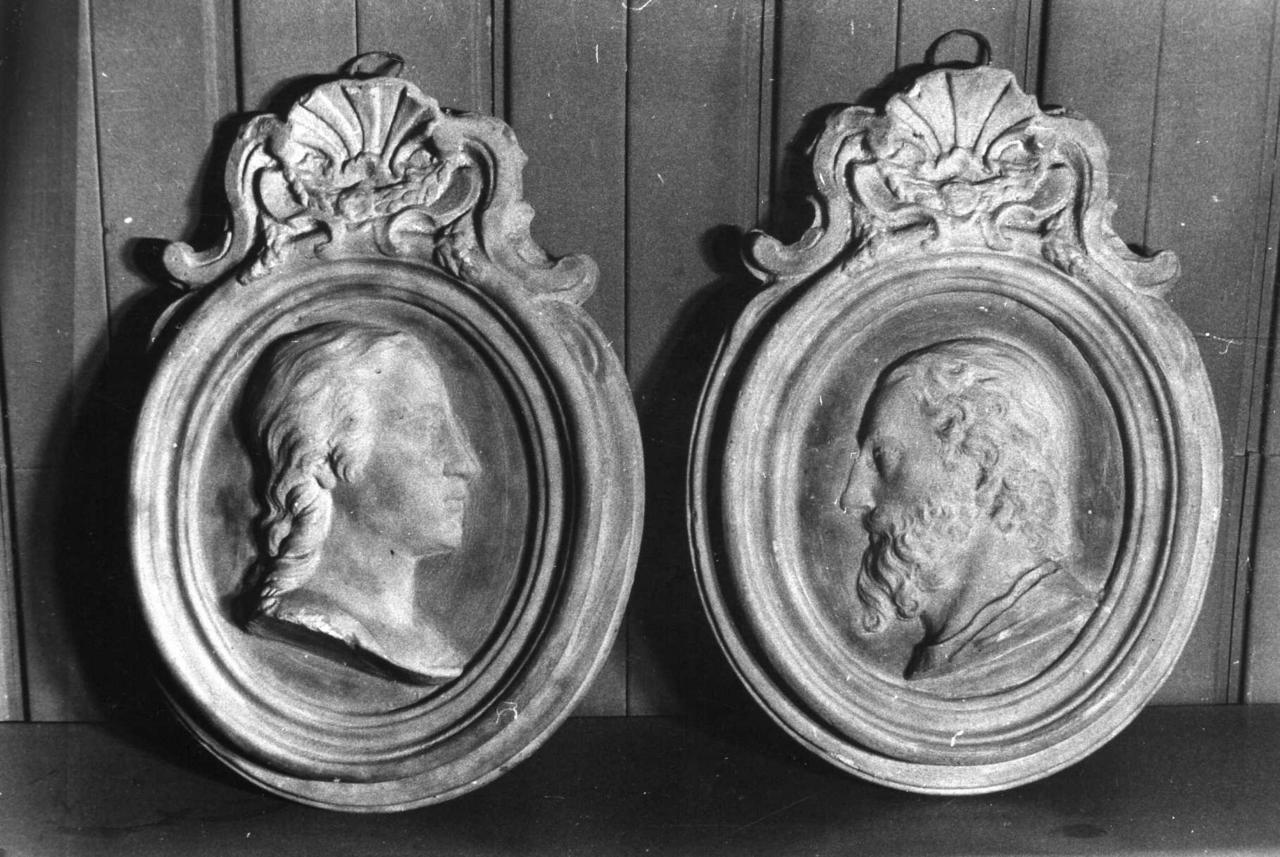 ritratti di uomini (medaglione portaritratto, insieme) - bottega emiliana (sec. XVIII)