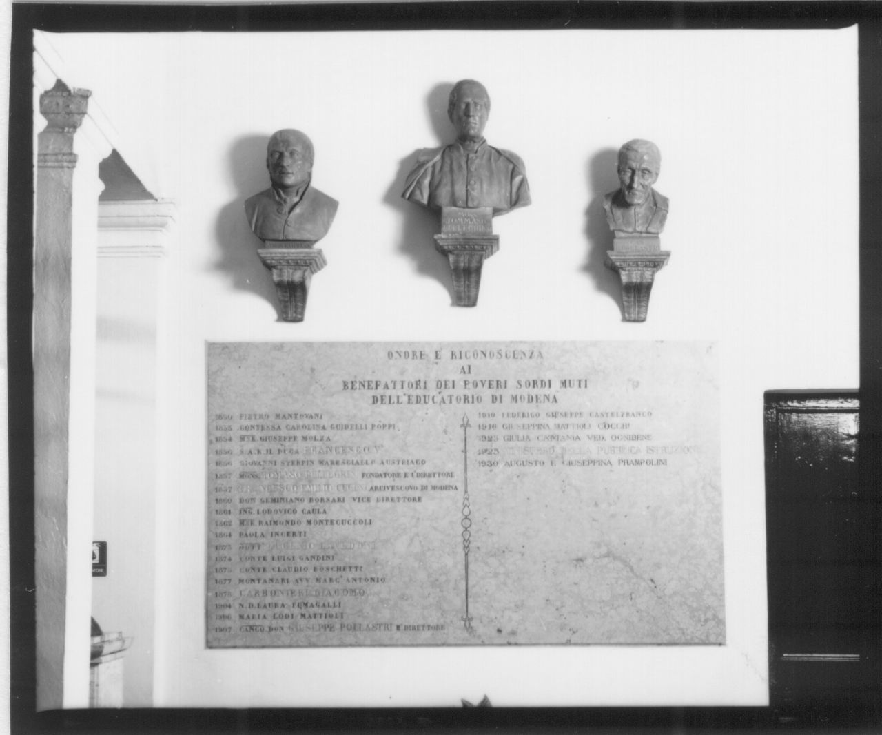 busto ritratto d'uomo (monumento) - bottega modenese (prima metà sec. XX)