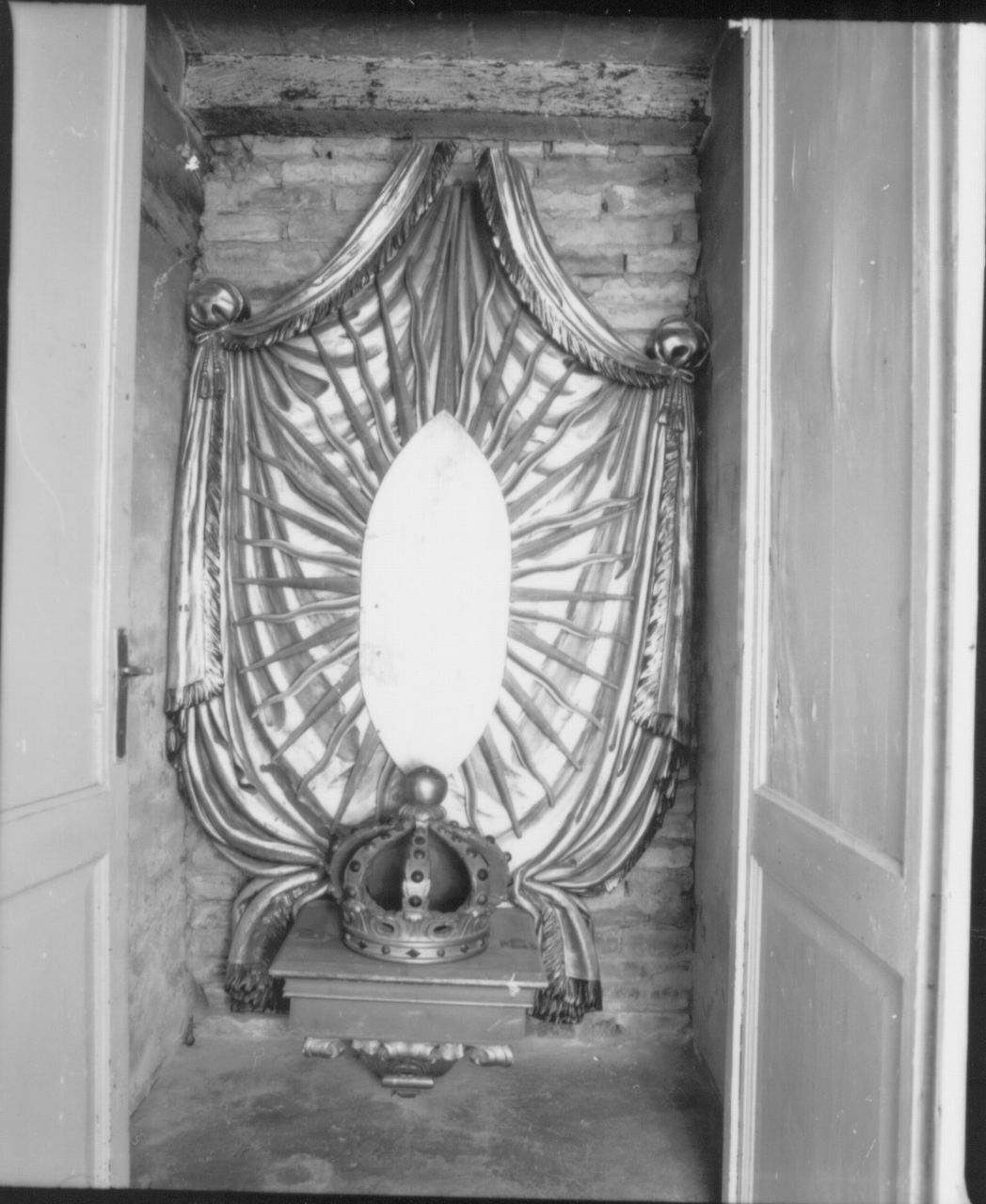 edicola - bottega italiana (sec. XX)