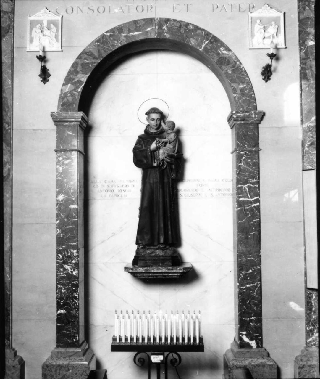 San Francesco con Gesù Bambino (statua) - bottega italiana (secondo quarto sec. XX)