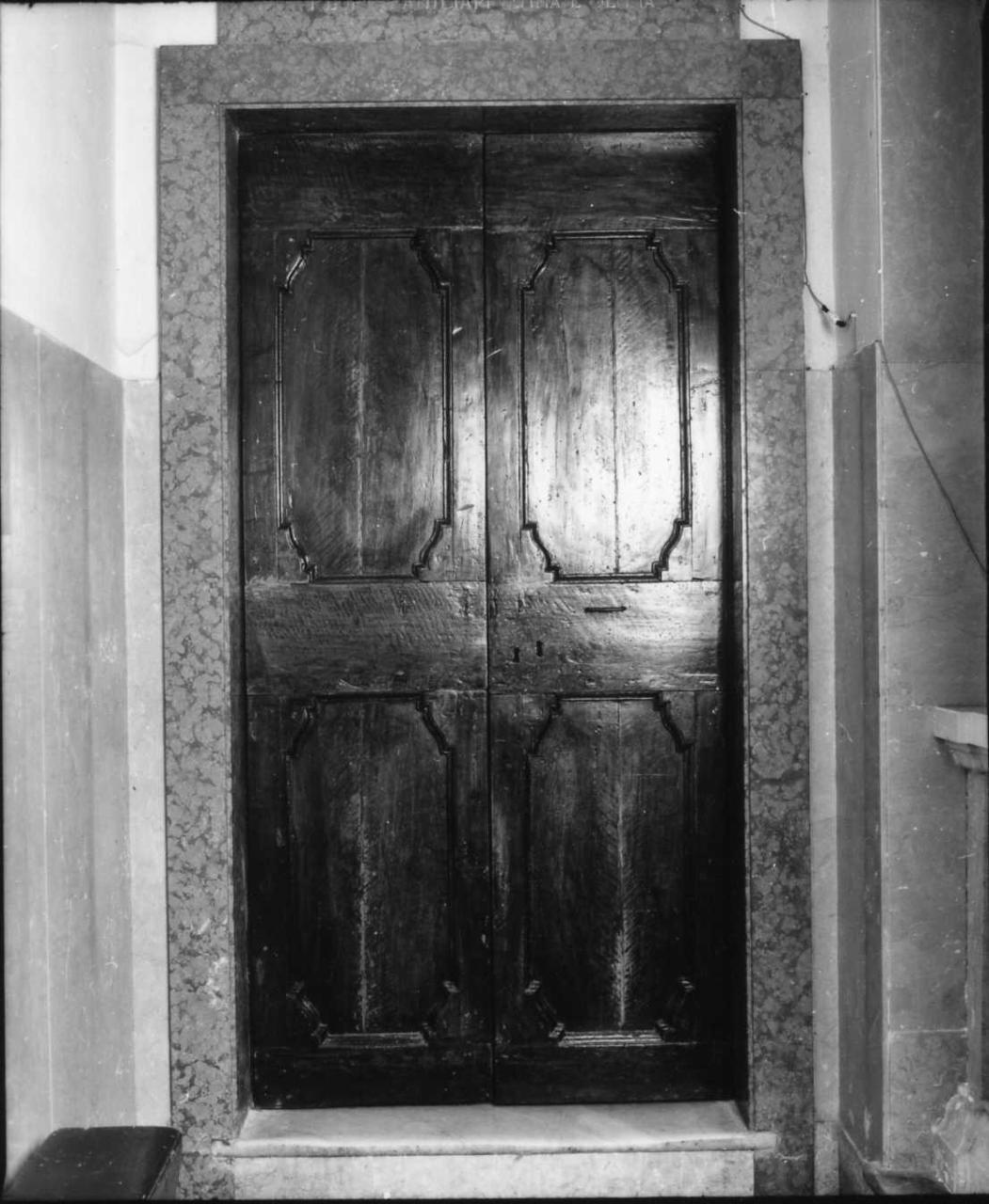 porta - a due battenti - bottega emiliana (seconda metà sec. XVIII)