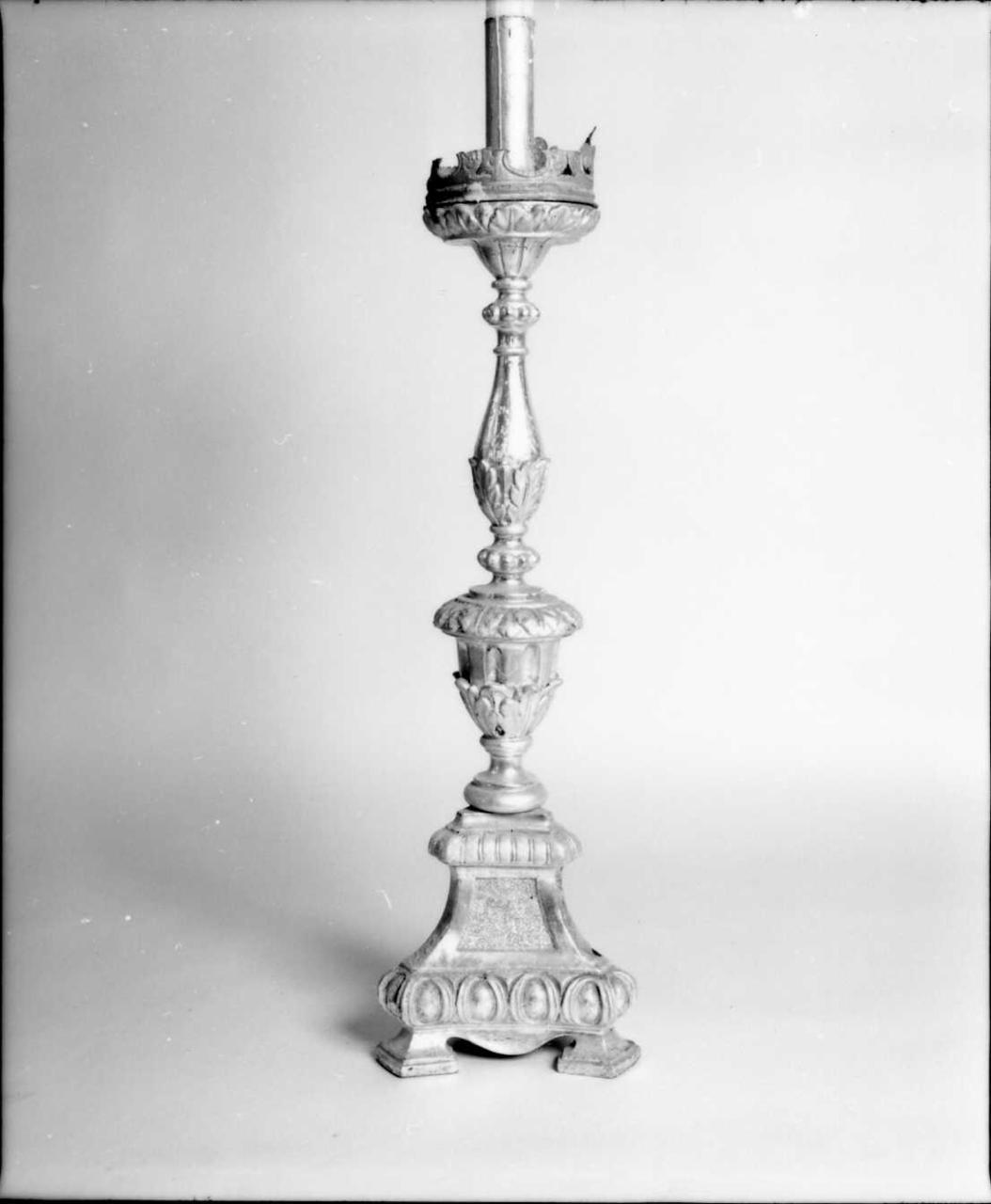 candeliere d'altare, serie - bottega emiliana (ultimo quarto sec. XVIII)