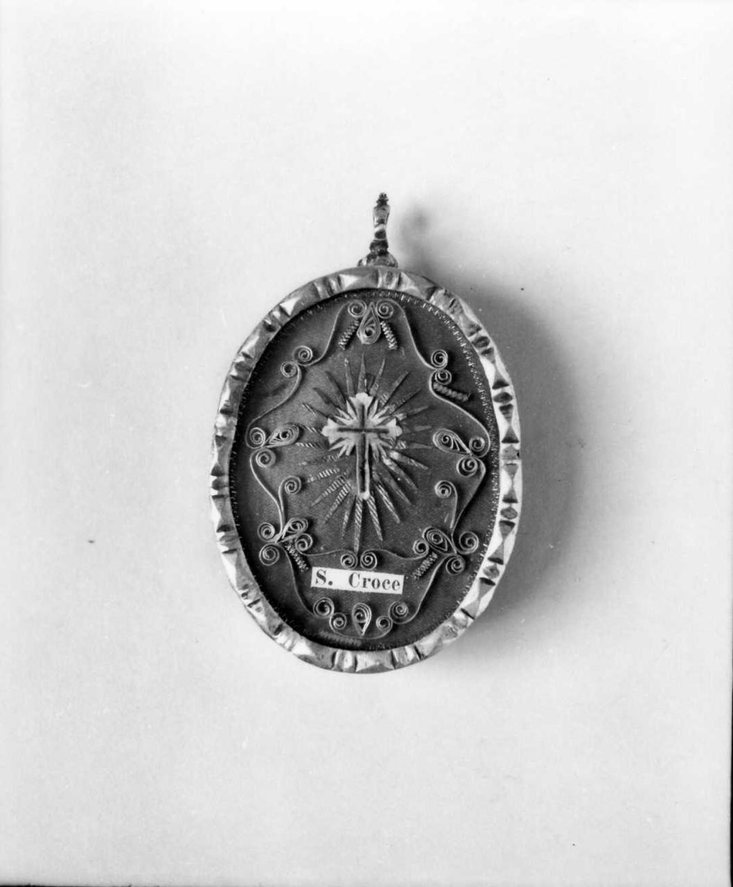 reliquiario a capsula - a pendente - bottega emiliana (primo quarto sec. XIX)