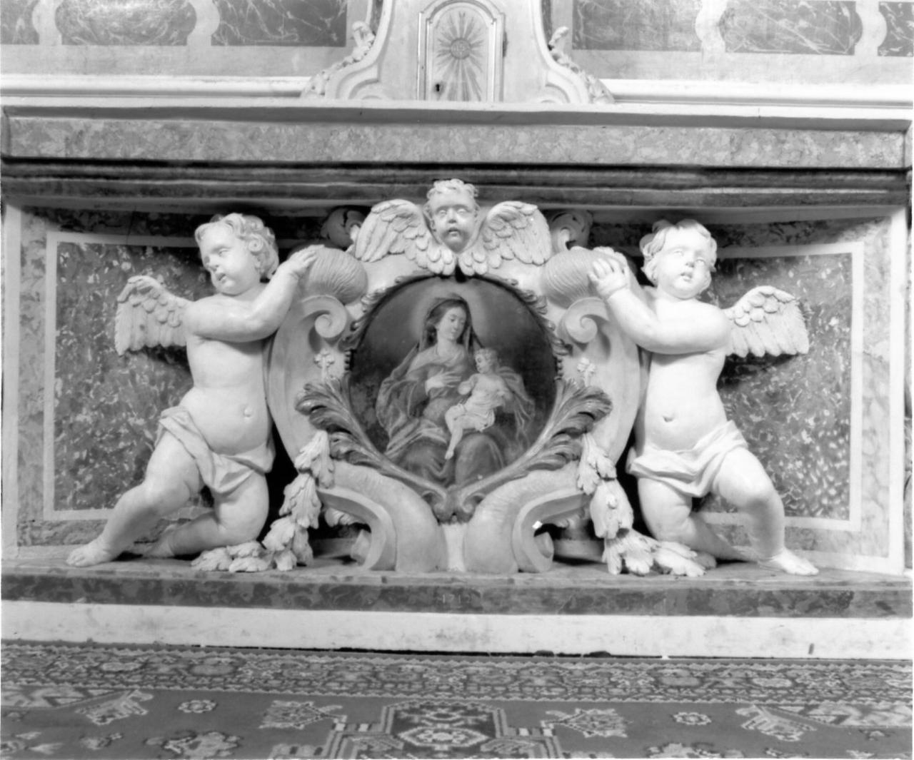 Madonna con Bambino (paliotto, elemento d'insieme) - bottega carpigiana (sec. XVIII)