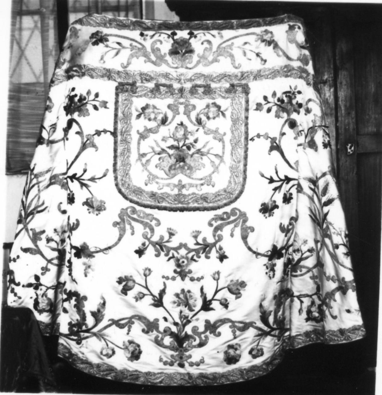 piviale - manifattura emiliana (metà sec. XVIII)