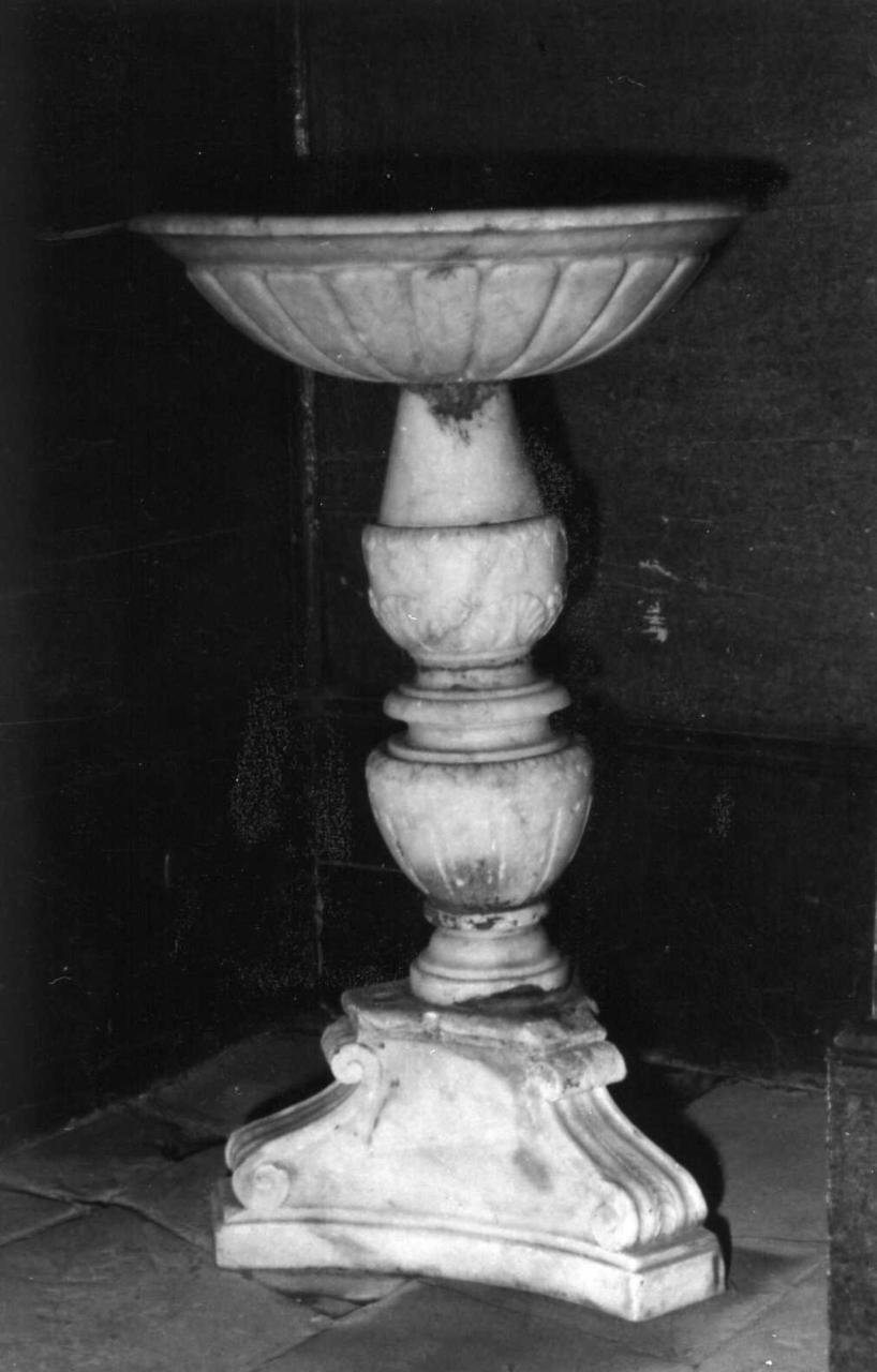 acquasantiera - bottega toscana (prima metà sec. XVI)