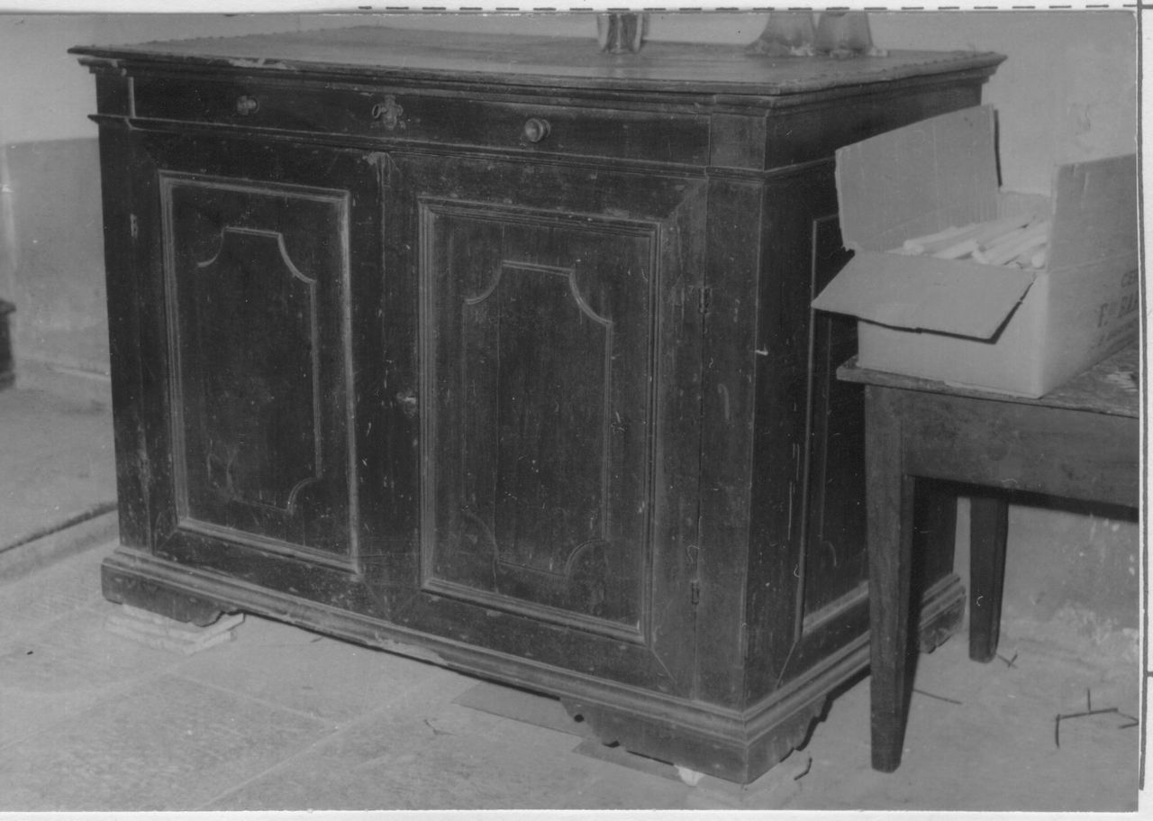 cassettone - bottega emiliana (prima metà sec. XVIII)