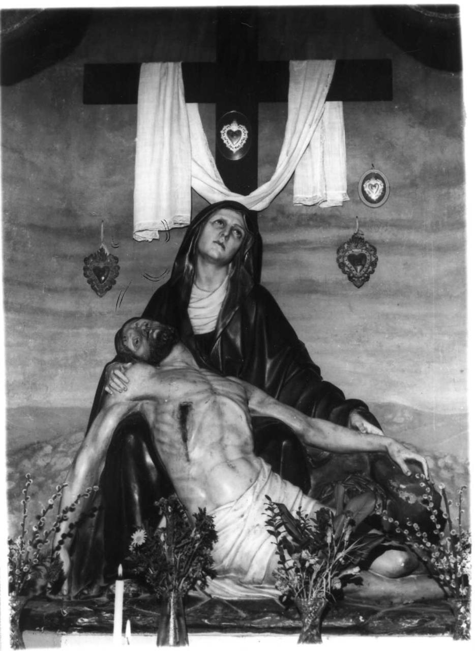 Pietà (gruppo scultoreo) - bottega italiana (seconda metà sec. XIX)