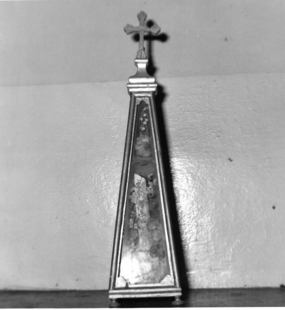 reliquiario architettonico - a piramide, serie - bottega modenese (metà sec. XVIII)