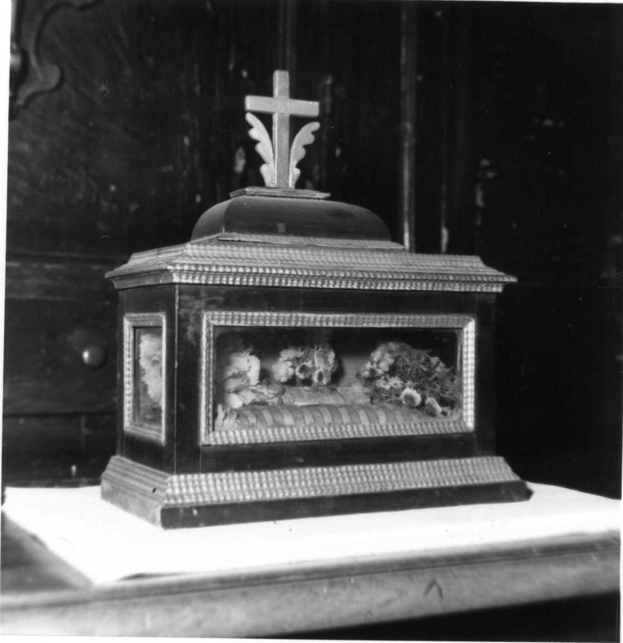 reliquiario a teca - a urna, serie - bottega modenese (prima metà sec. XIX)