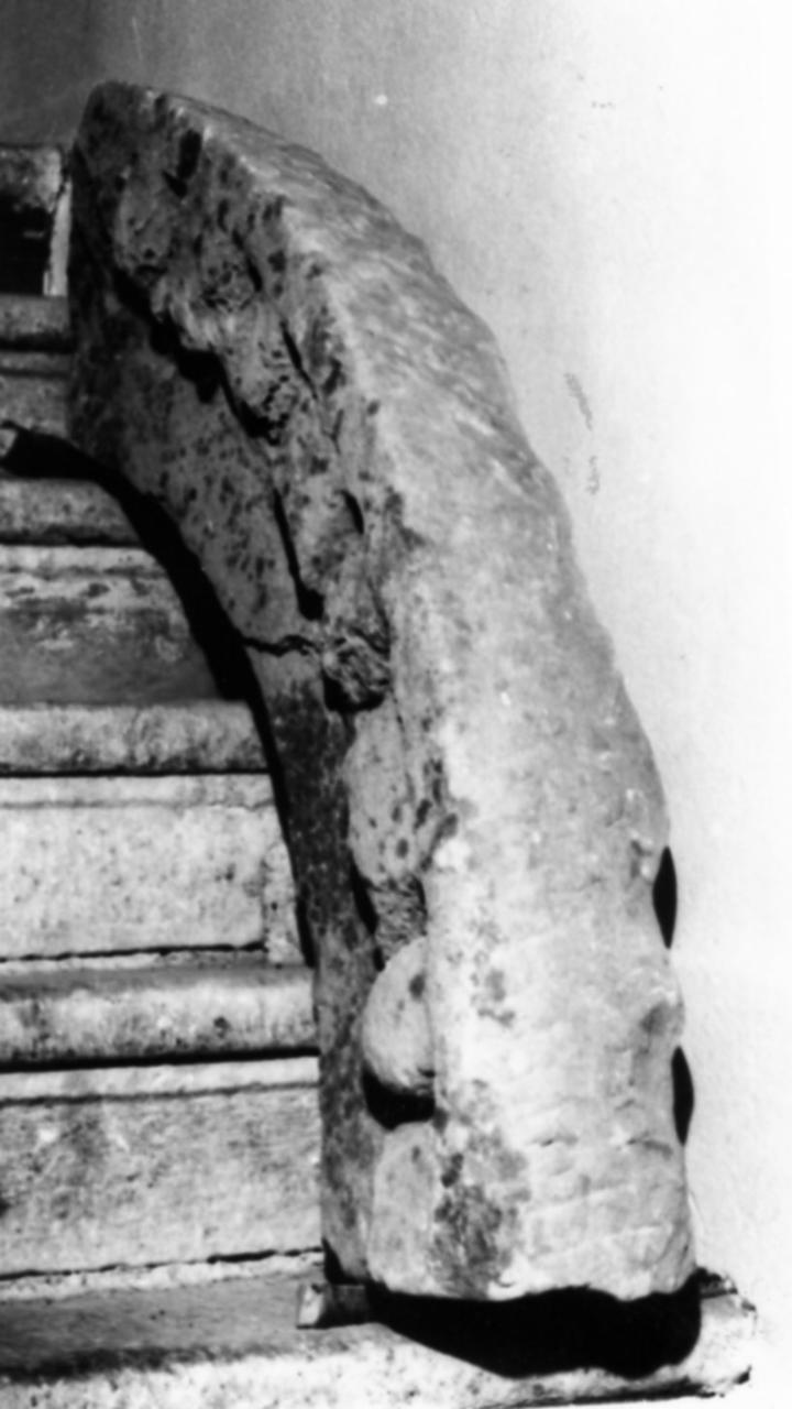 architrave di portale - bottega modenese (prima metà sec. XVI)