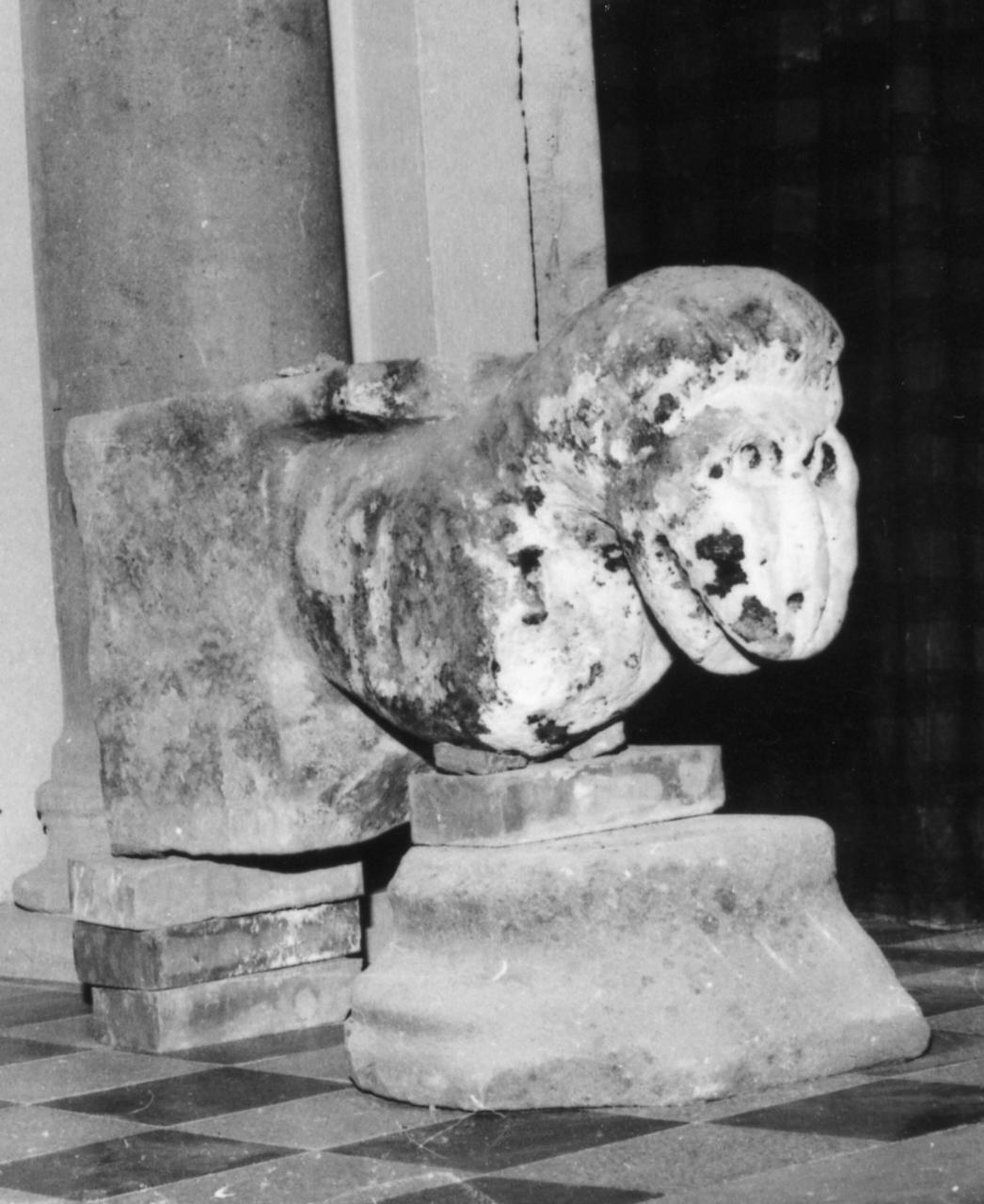 leone stiloforo (scultura) - bottega modenese (inizio sec. XIII)