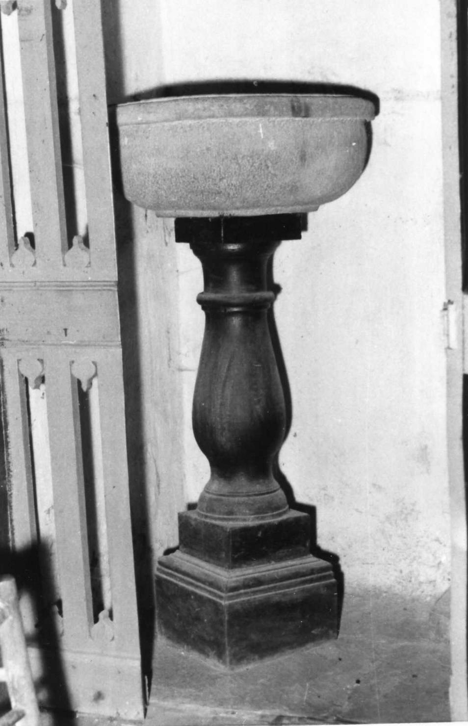 fonte battesimale - bottega modenese (prima metà sec. XIX)