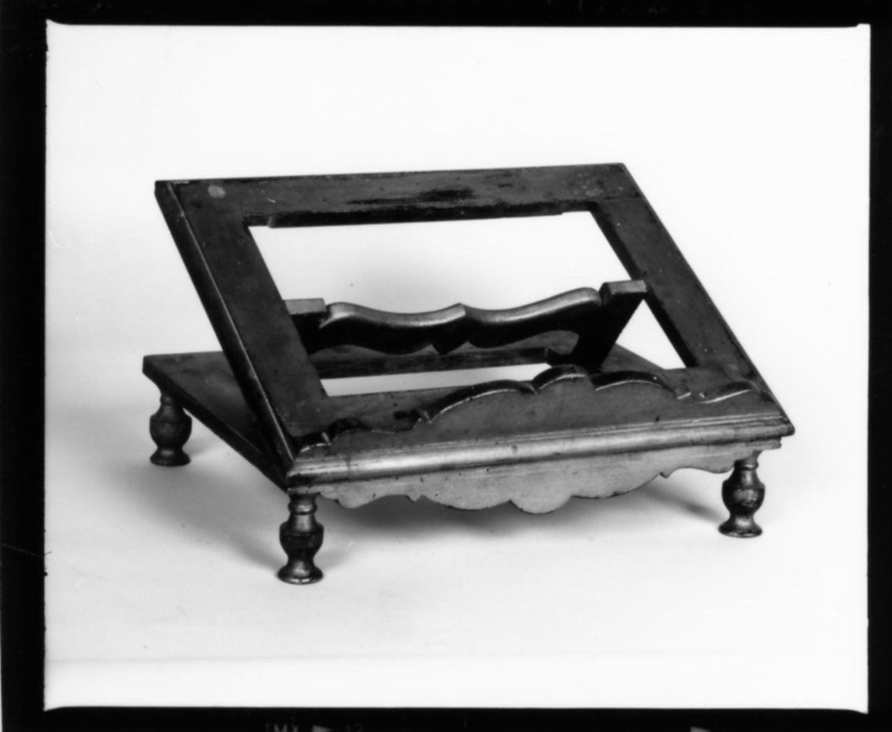 leggio d'altare - bottega modenese (fine/inizio secc. XIX/ XX)