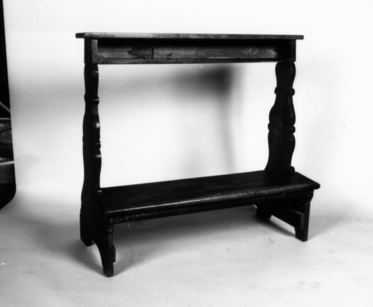 inginocchiatoio, serie - bottega modenese (fine/inizio secc. XVIII/ XIX)