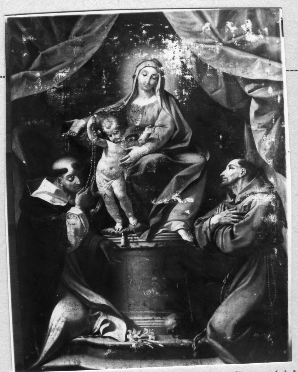 Madonna del Rosario con San Domenico e San Francesco d'Assisi (dipinto) di Consetti Antonio (attribuito) (metà sec. XVIII)