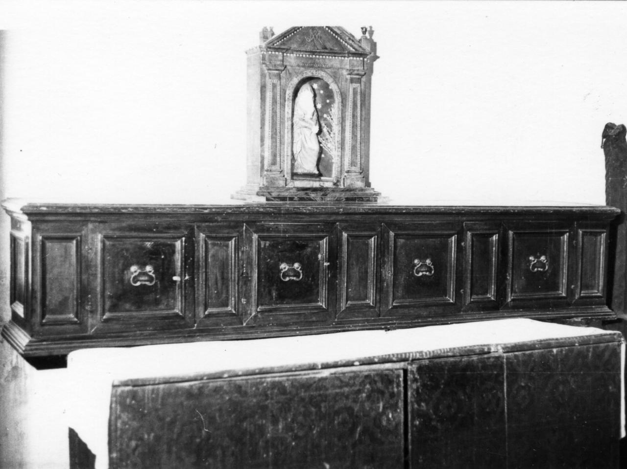 alzata di mobile - bottega reggiana (inizio sec. XVIII)