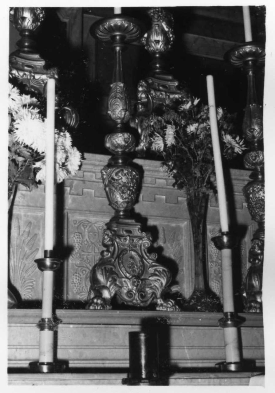 motivi decorativi floreali (candeliere, serie) - bottega emiliana (metà sec. XX)