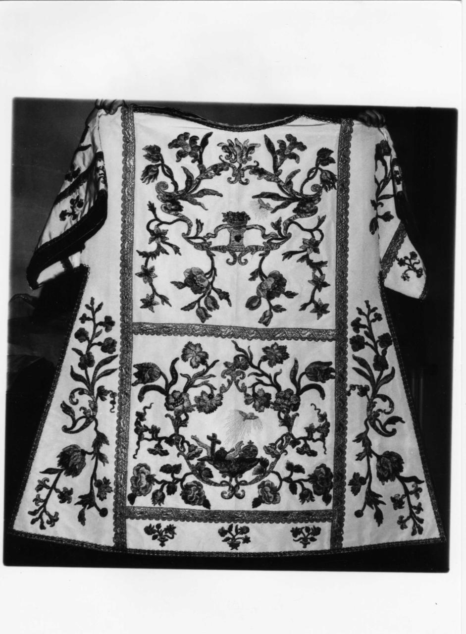 paramento liturgico - in terzo - manifattura modenese (metà sec. XVIII)