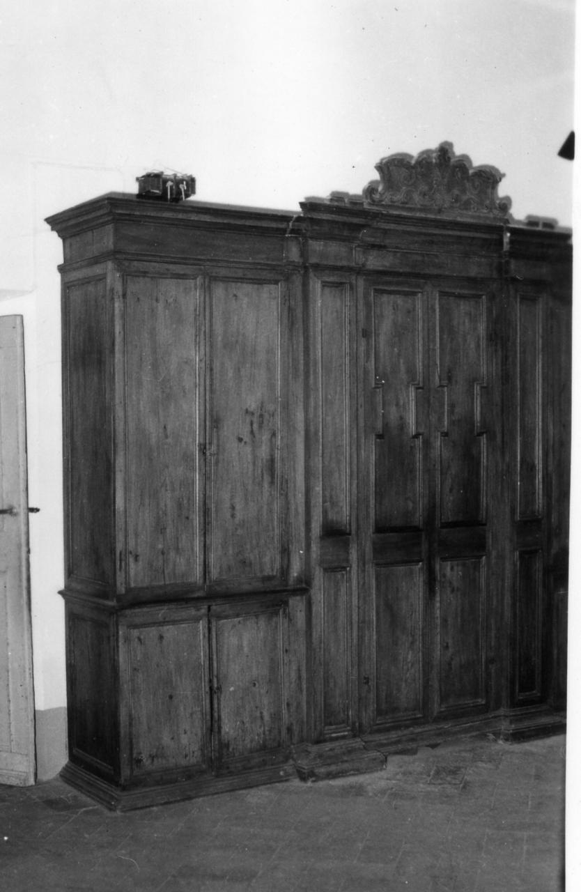 armadio - bottega reggiana (fine/inizio secc. XVII/ XVIII)