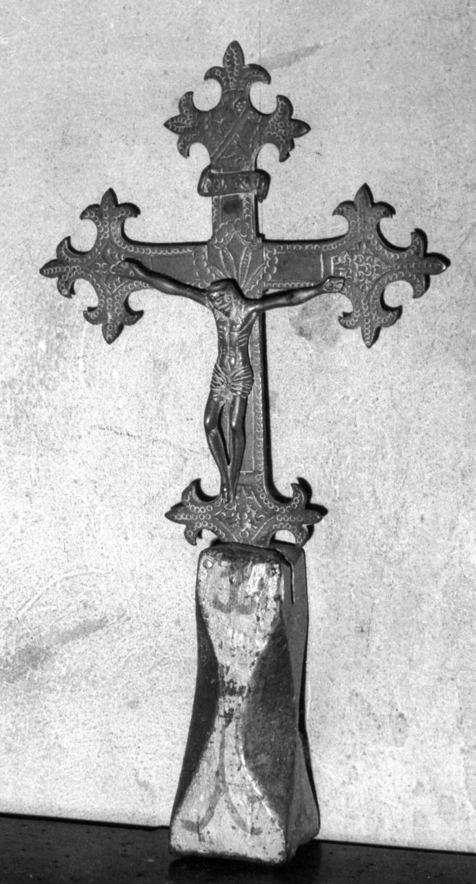 croce processionale - bottega emiliana (fine/inizio secc. XVI/ XVII)