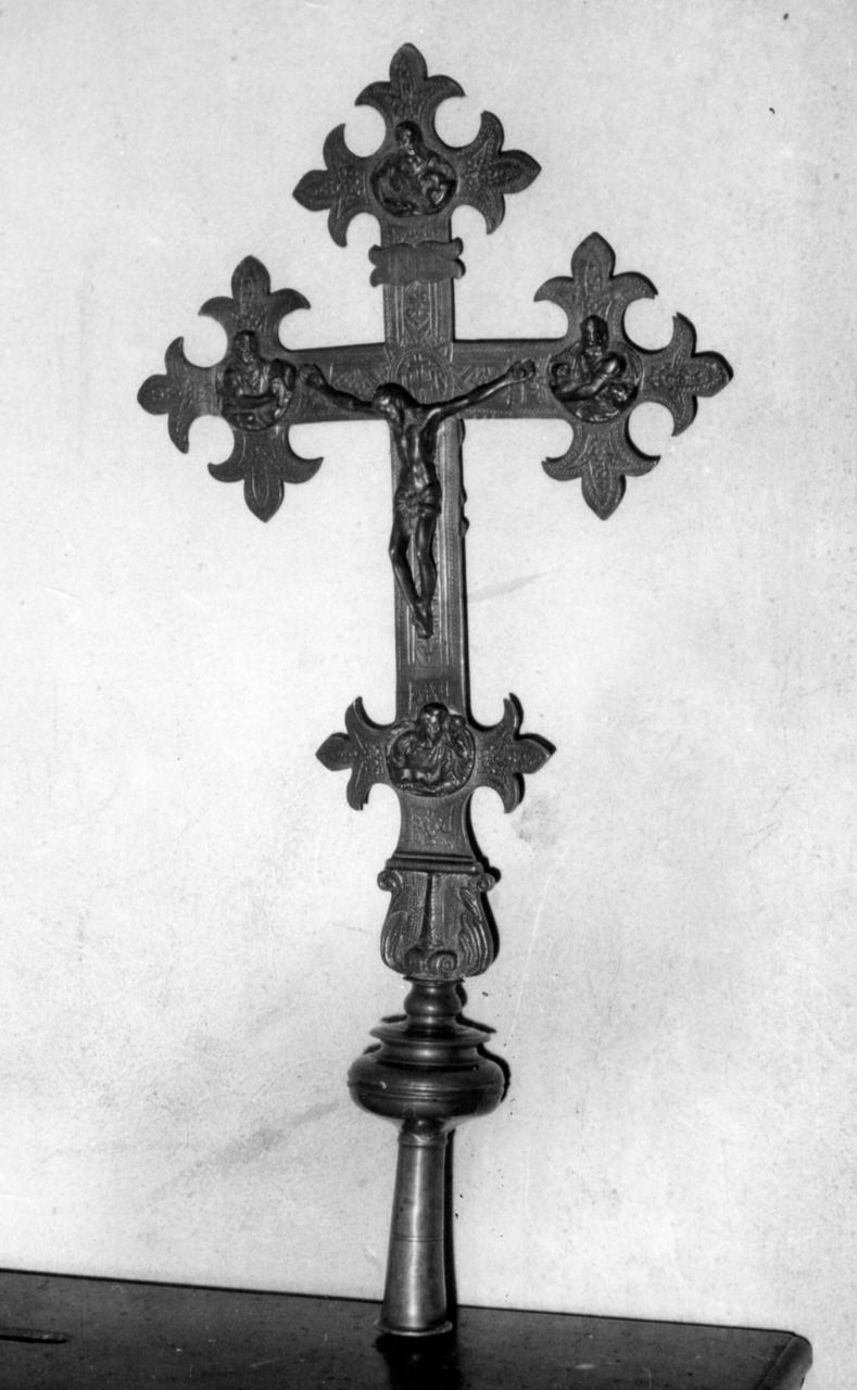 croce processionale - bottega emiliana (fine/inizio secc. XVI/ XVII)