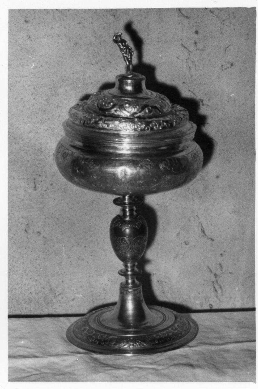 pisside - bottega emiliana (fine/inizio secc. XVI/ XVII)