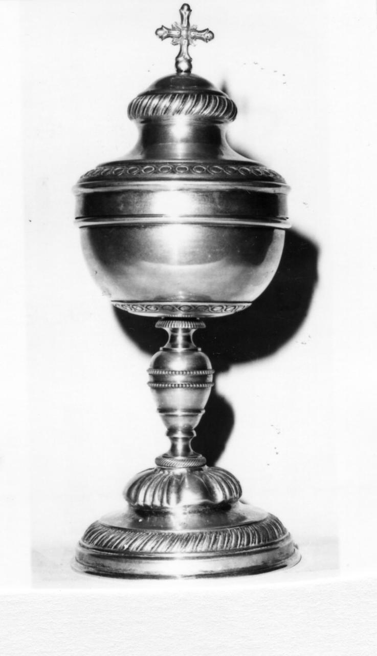 pisside - bottega italiana (seconda metà sec. XIX)