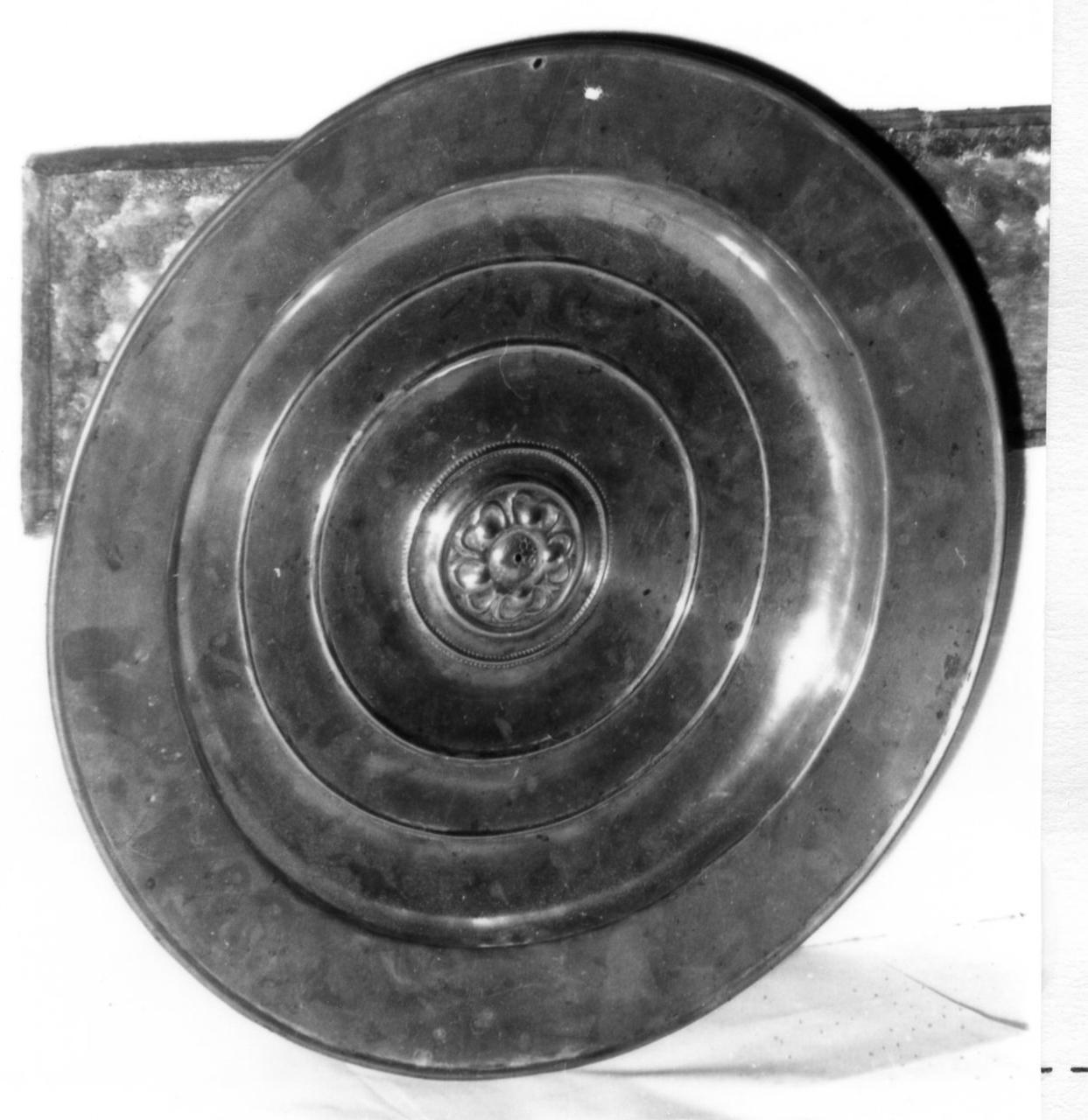 bacile - bottega emiliana (prima metà sec. XVII)