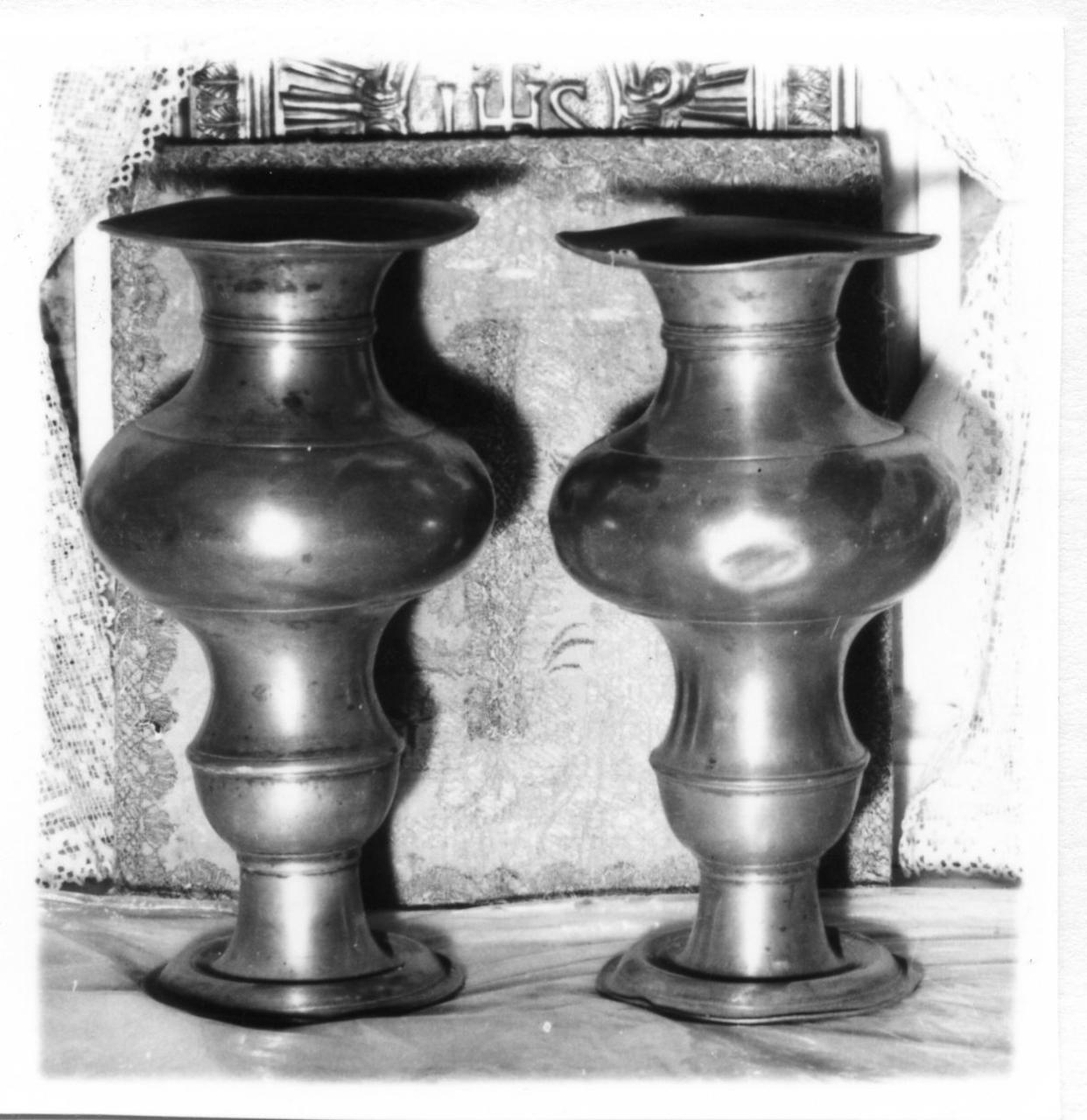 vaso, serie - bottega emiliana (metà sec. XVIII)