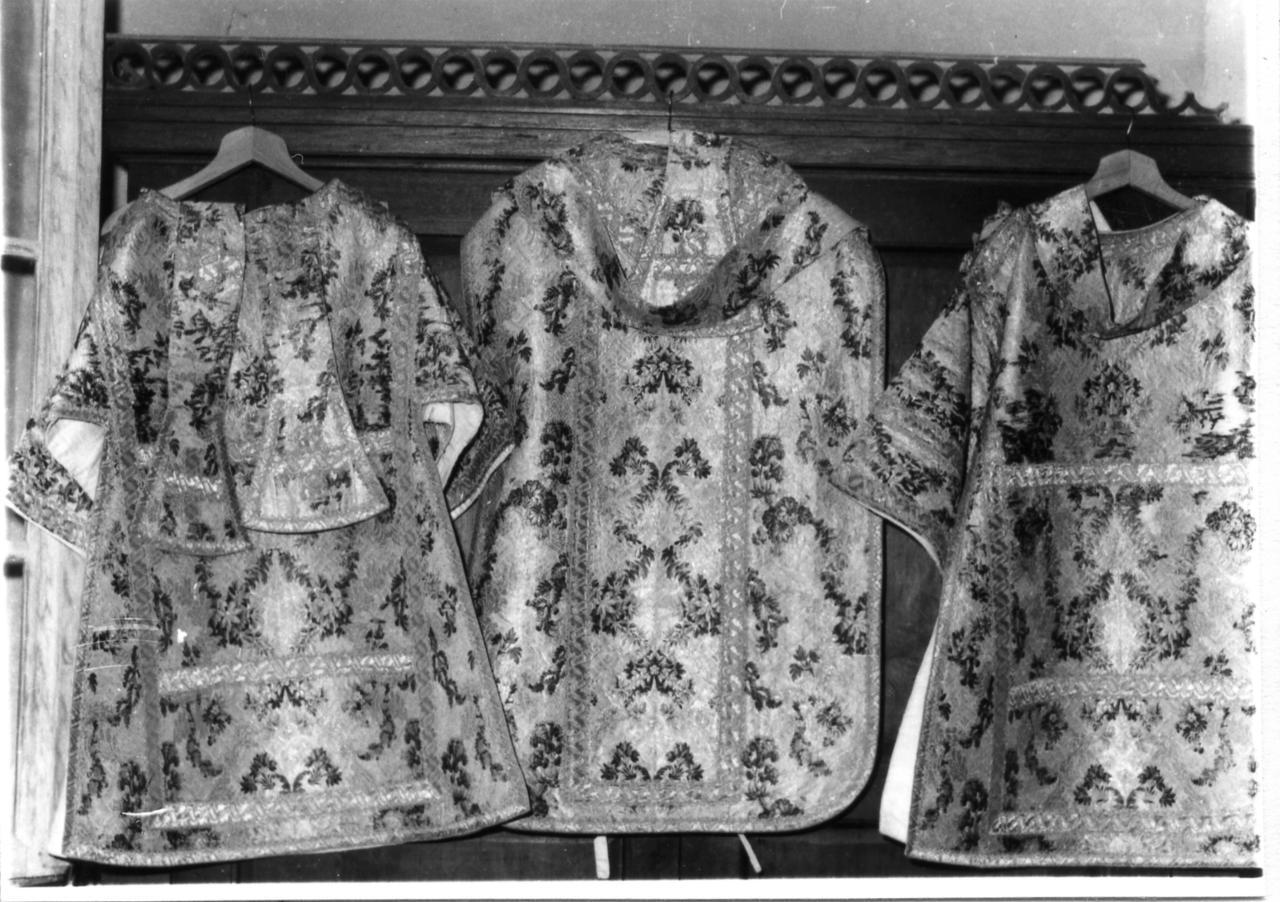 paramento liturgico - in terzo - manifattura italiana (prima metà sec. XVIII)