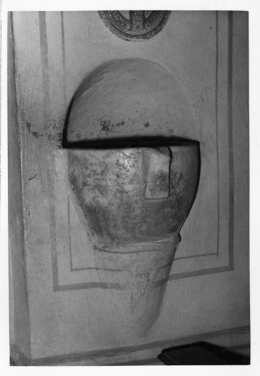 acquasantiera - bottega reggiana (sec. XVI)