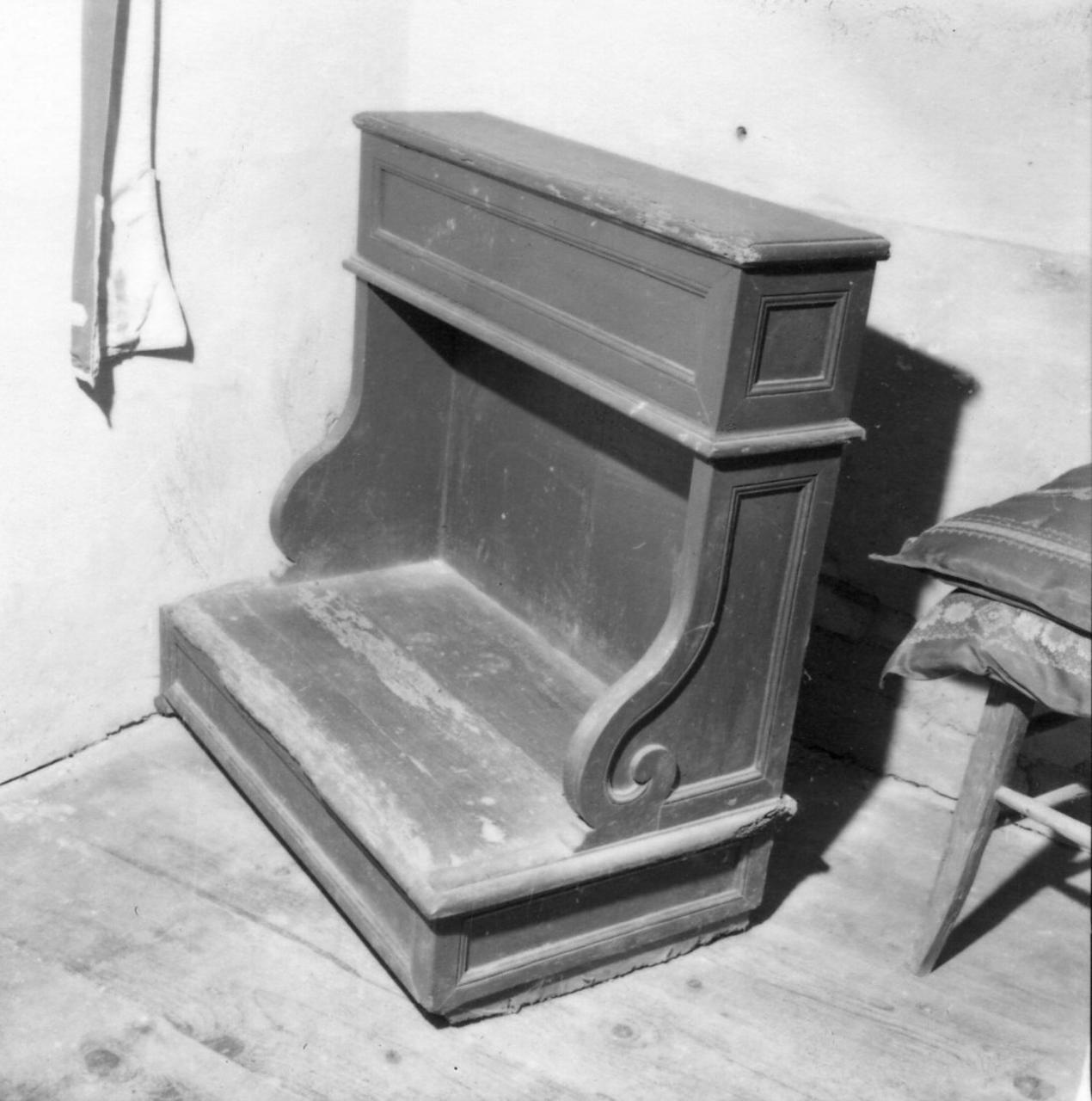 inginocchiatoio - bottega reggiana (secc. XVIII/ XIX)