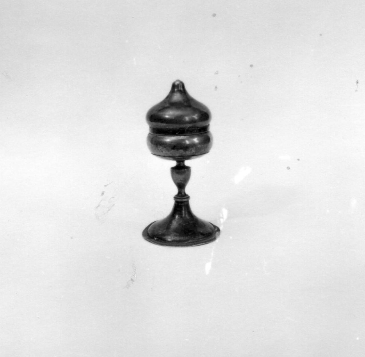 pisside - bottega emiliana (inizio sec. XIX)