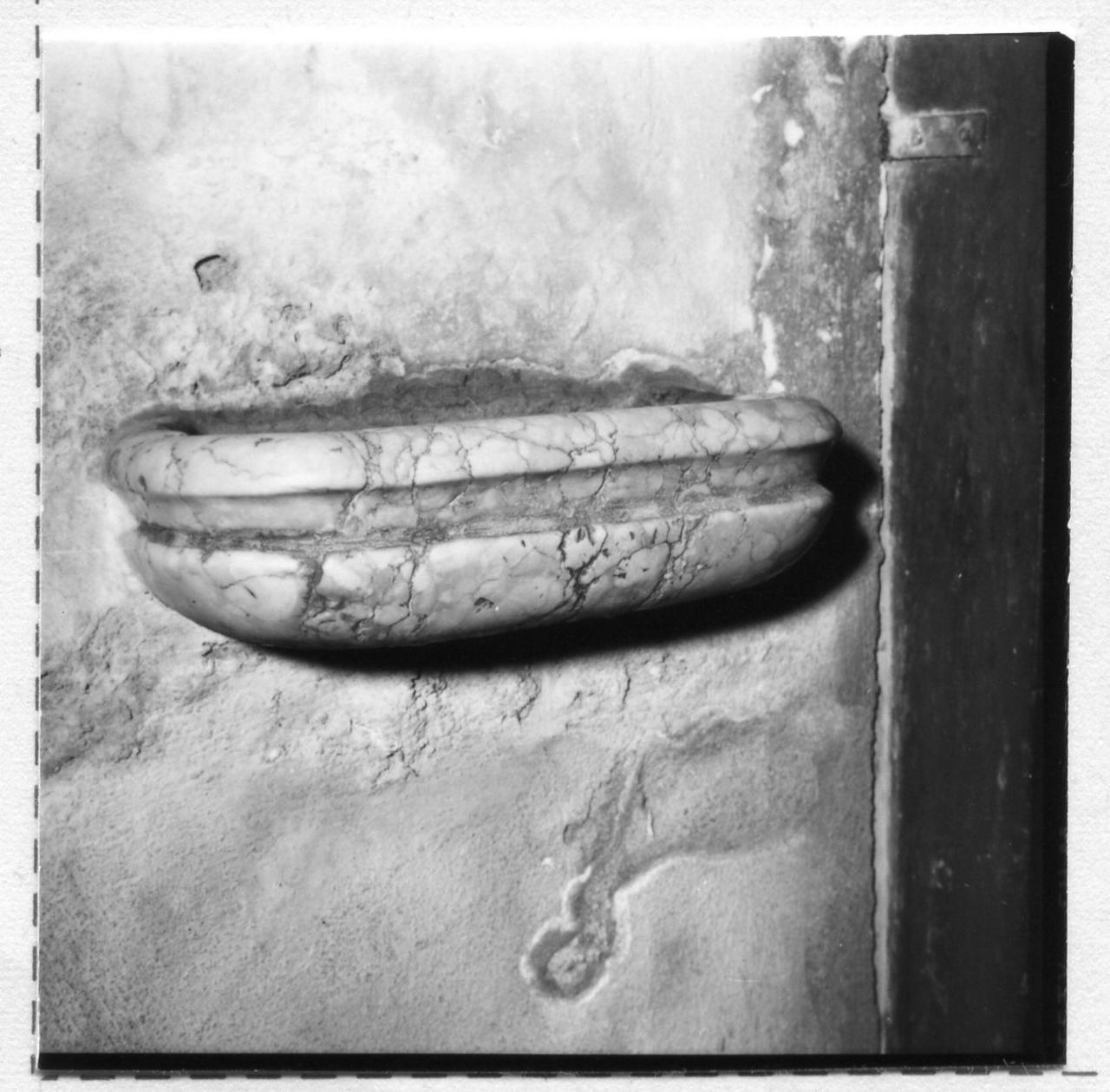 acquasantiera - bottega reggiana (sec. XVIII)