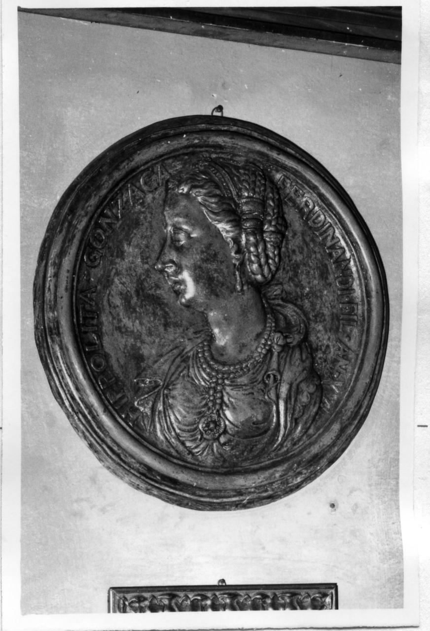 Ippolita Gonzaga (medaglione) di Mozzali Andrea (sec. XX)