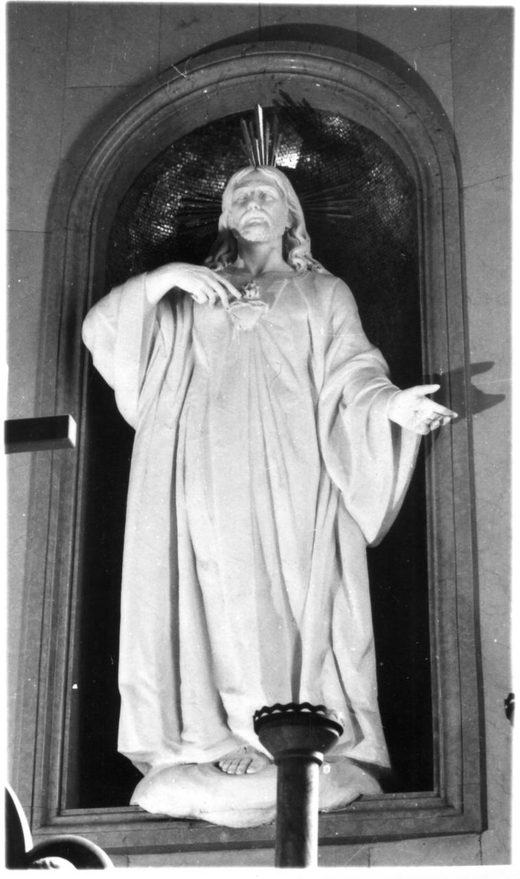 Sacro Cuore di Gesù (statua) di Adani Carmela (sec. XX)