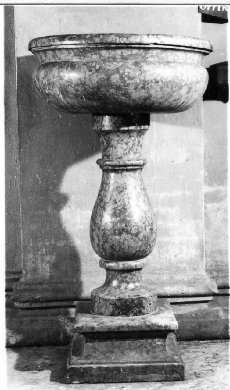 acquasantiera - bottega veronese (seconda metà sec. XVII)