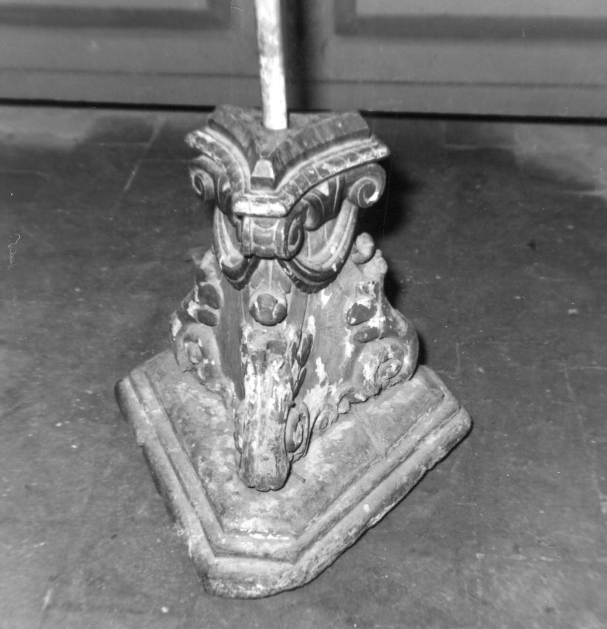 base per stendardo - bottega emiliana (seconda metà sec. XVII)