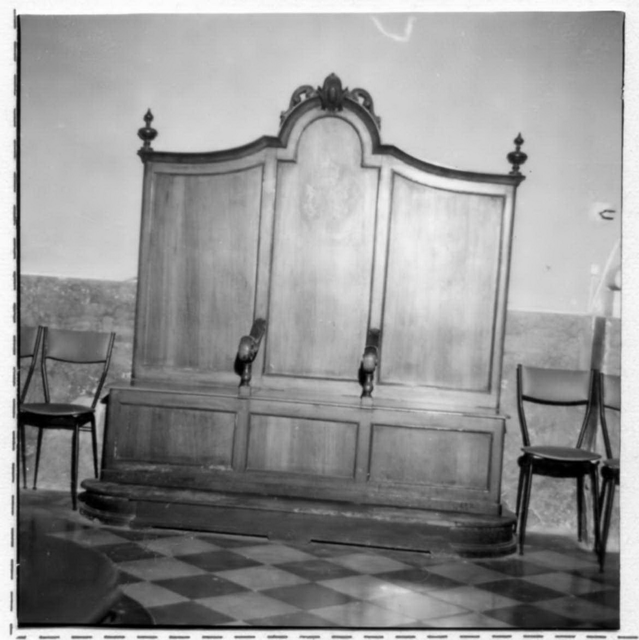 tiara con chiavi (bancale) - bottega reggiana (sec. XIX)