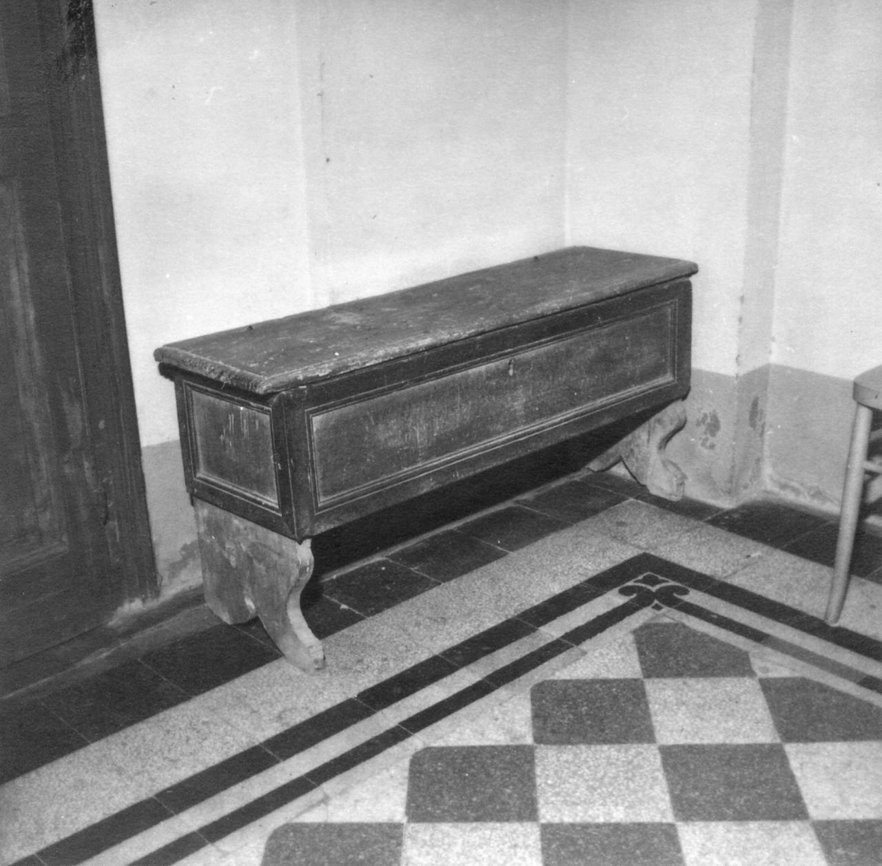 cassapanca, serie - bottega reggiana (seconda metà sec. XVII)