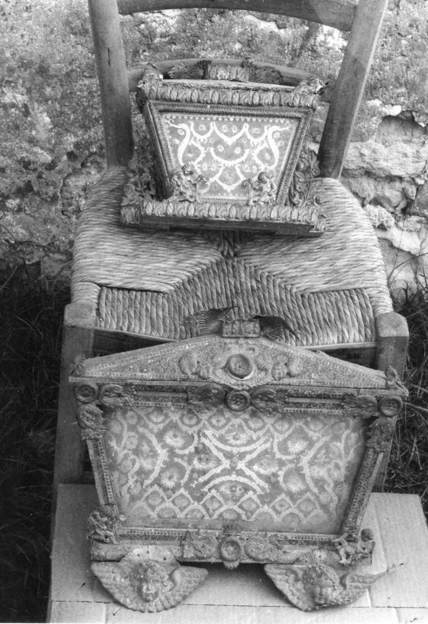 reliquiario a teca - a cassetta, serie - bottega emiliana (prima metà sec. XIX)