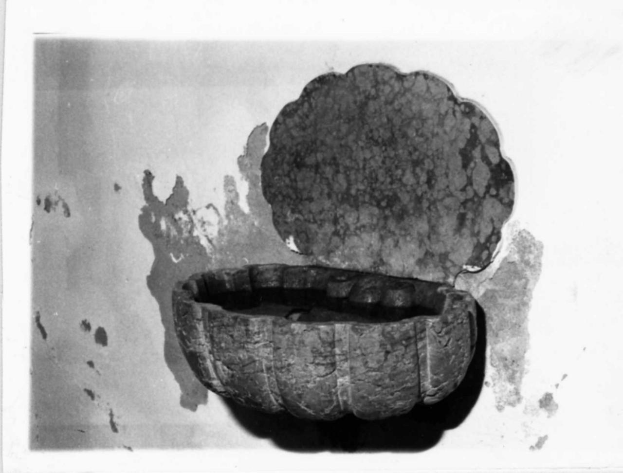 acquasantiera - bottega emiliana (seconda metà sec. XVII)