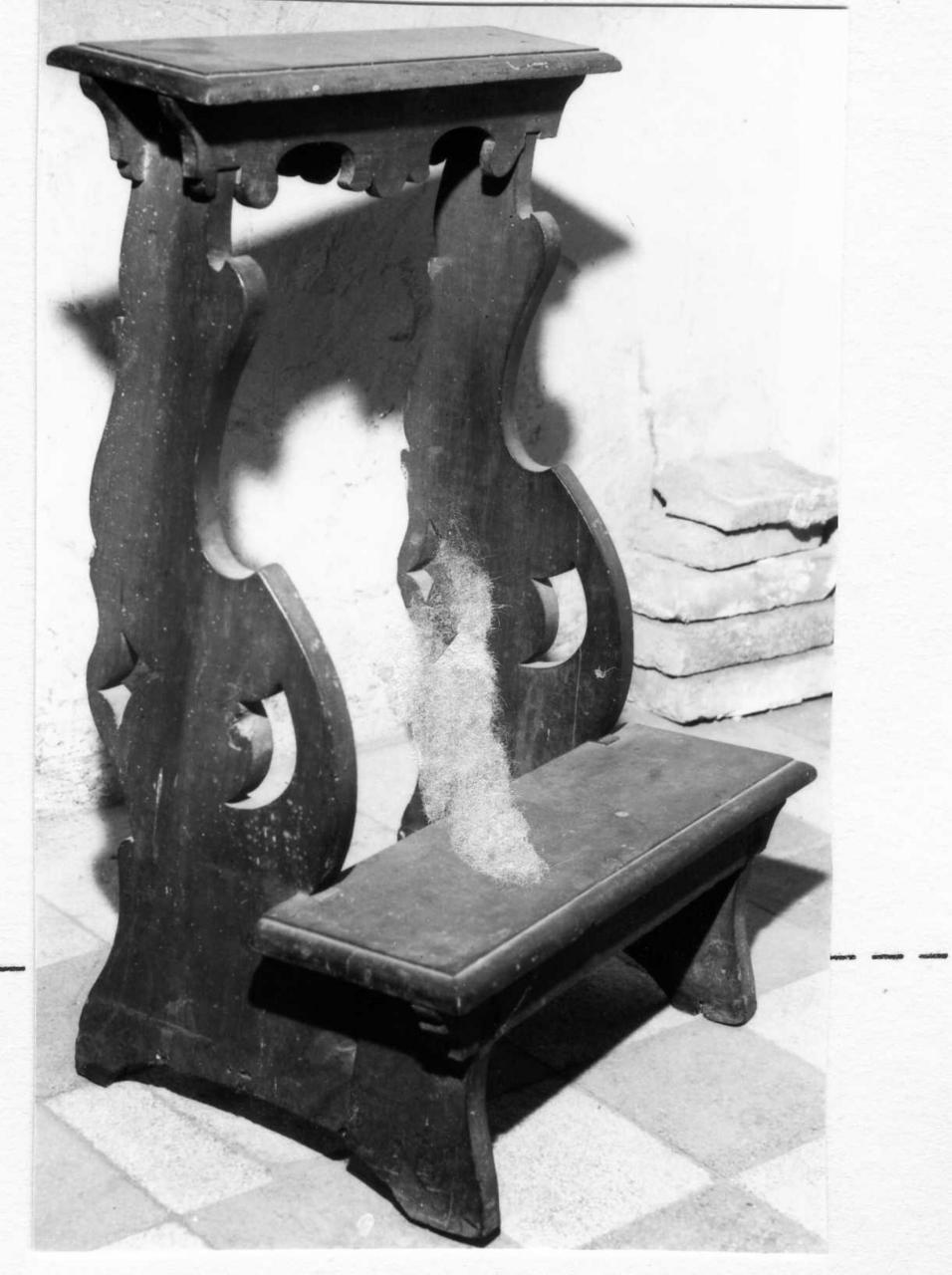 inginocchiatoio - bottega modenese (seconda metà sec. XVIII)