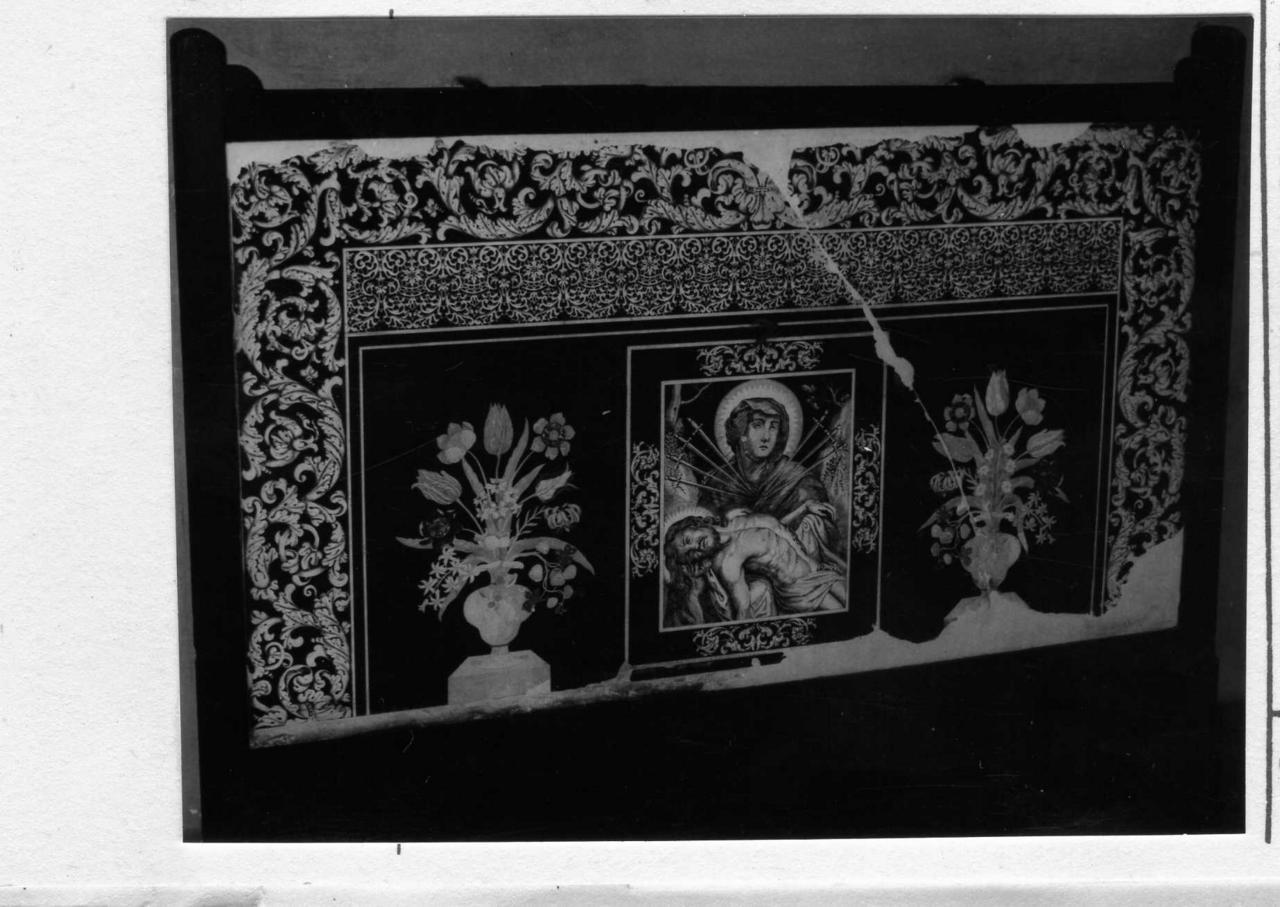 Madonna Addolorata con Cristo morto (paliotto) di Barzelli Giovan Marco (seconda metà sec. XVII)