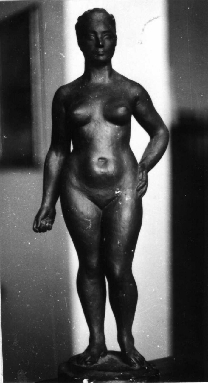 figura femminile nuda (scultura) di Baraldi Renzo (sec. XX)